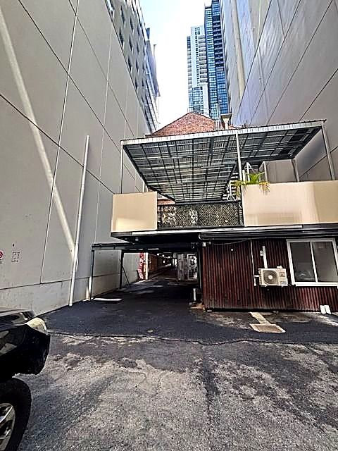 Commercial laneway carpark surfacing in Brisbane
