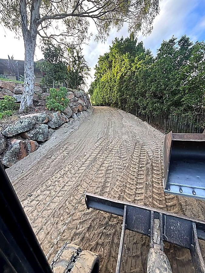 Decorative pattern-finished concrete driveway